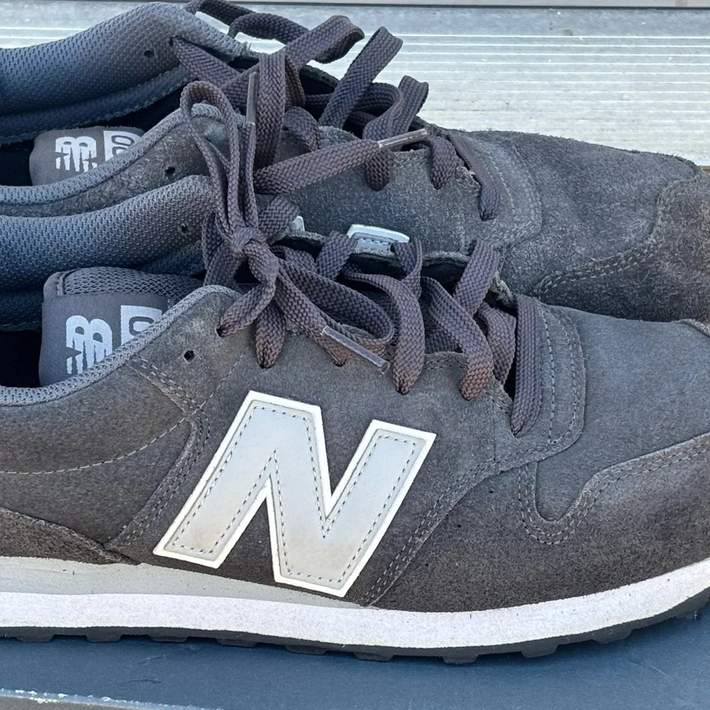 New Balance Men's Dark Gray Suede Sneakers with light gray 'N' Logo - Picture 3 of 8